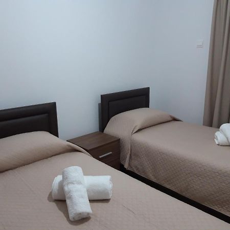 Costas Two-Bedroom Ground Floor Apartment Paphos Luaran gambar