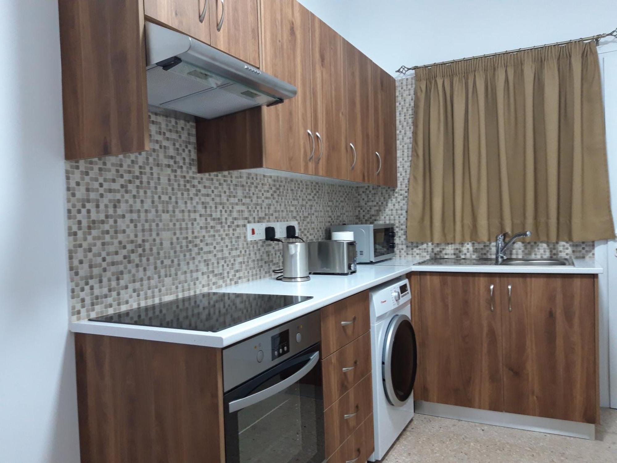 Costas Two-Bedroom Ground Floor Apartment Paphos Luaran gambar